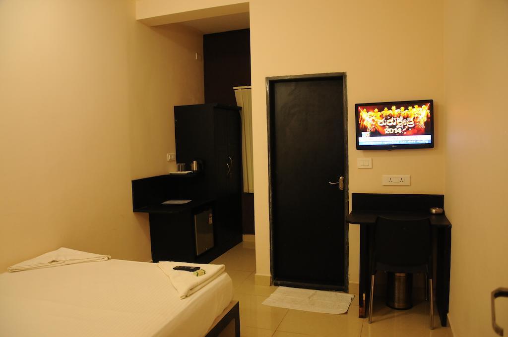 Hotel Sri Krishna Residency Udupi Quarto foto
