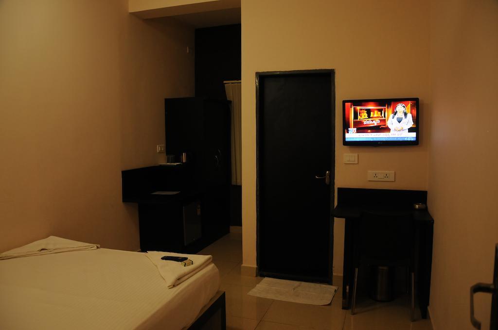 Hotel Sri Krishna Residency Udupi Quarto foto